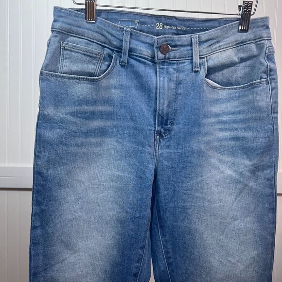 Levi's Women's High Rise Skinny Jeans Size 28 Light Wash Blue Denim Stretch - Picture 1 of 8